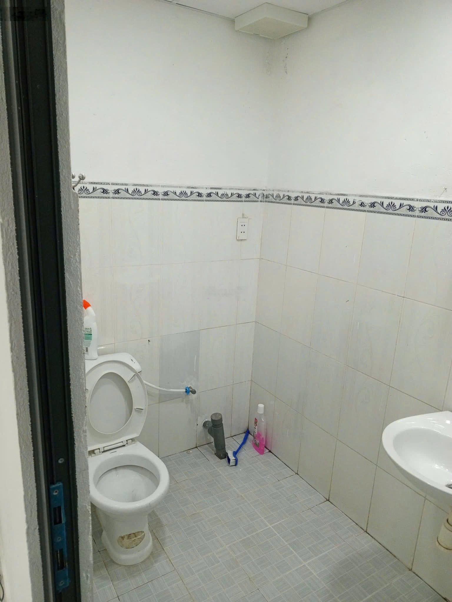 Nhà phố 65m² hẻm xe hơi Võ Văn Hát gần ĐH Tài Chính Marketing chỉ 3.6tỷ