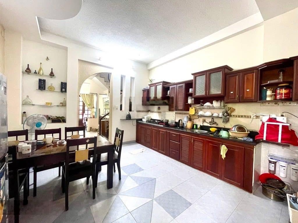 Vị trí co.opmart quận 10 mặt tiền đào duy 6tầng từ đối diện lý thường kiệt