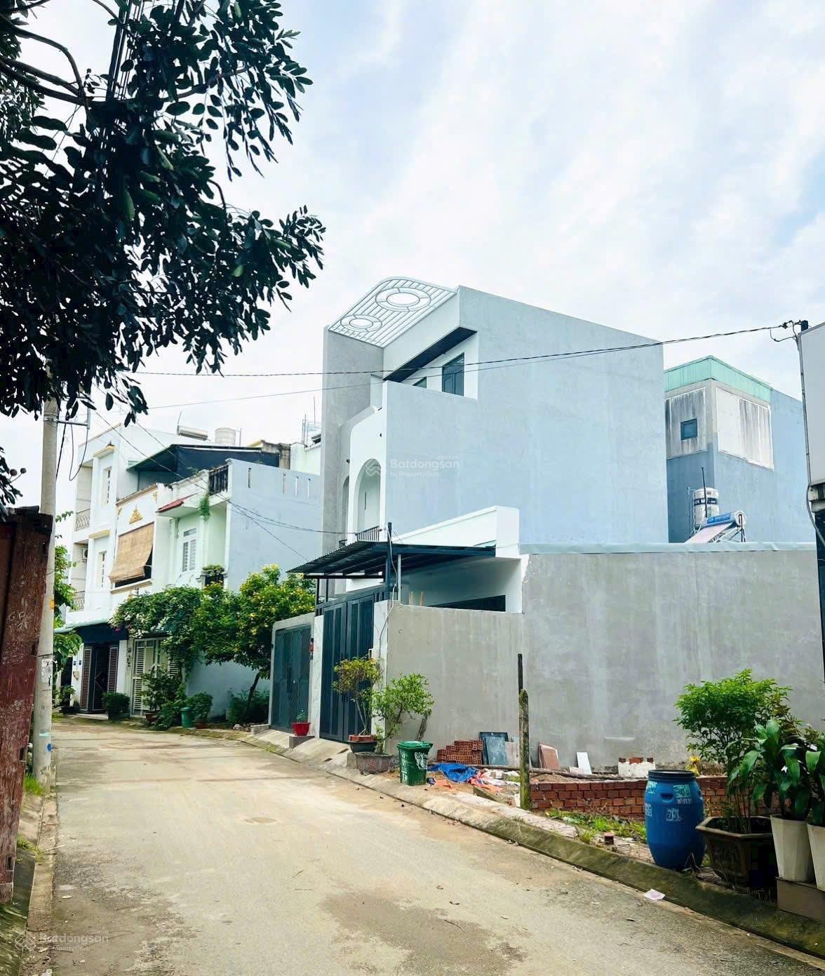 Bán nhanh lô đất đường 6 Nguyển Xiển, Long Bình quận 9 61m2 đường oto.