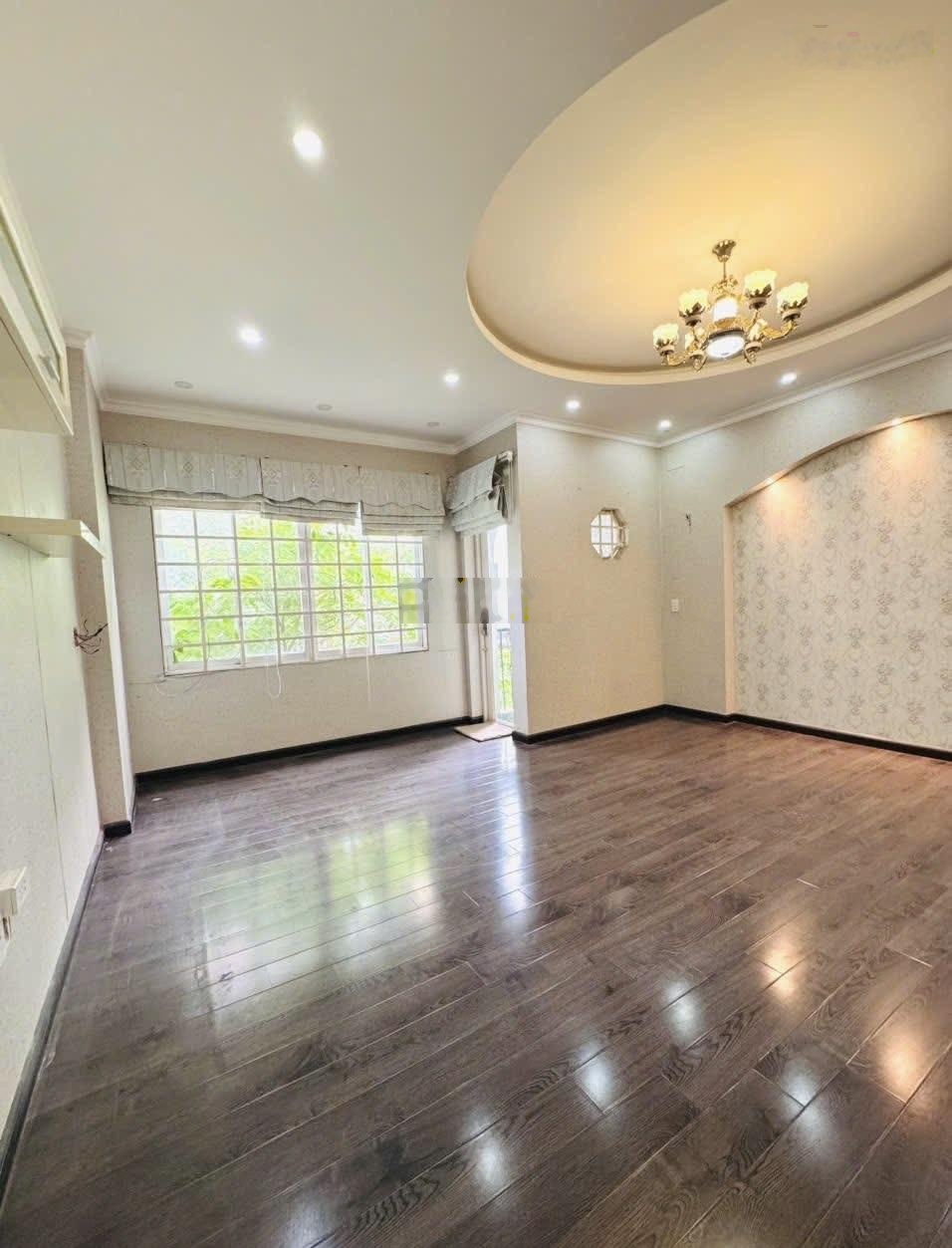 Nhà ngang rộng 5 mét- hẻm xe tải 5m- 4 tầng lầu đúc kiên cố- khu văn minh- diện tích lớn