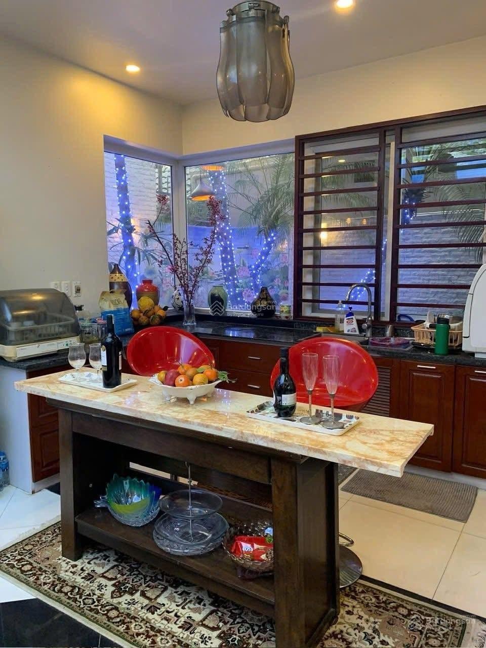 Hiếm-Ngon! 16 Tỷ Hơn,Bán Nhà Phú Thượng, Tây Hồ - 80M2 - Gara Ô TÔ - Gần Phố - QH Ổn Định- 2 Thoáng