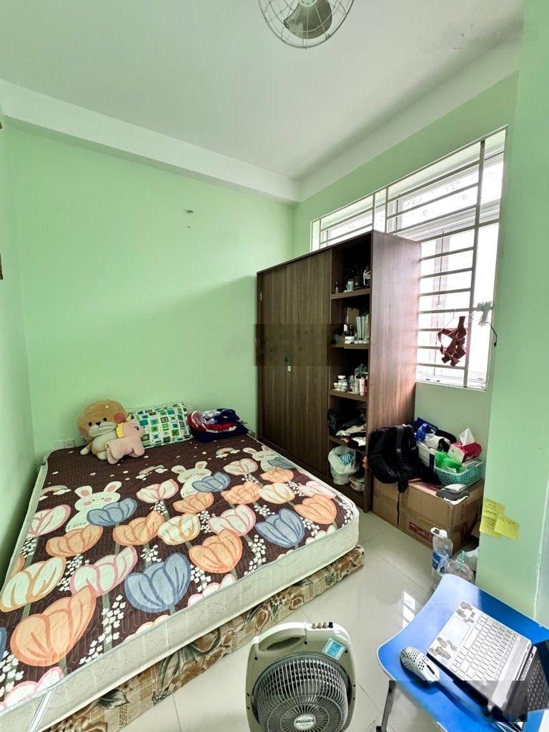 Bán Nhà Nguyễn Khoái Quận 4 - 4 Tầng - 40m2 - 4 Tỷ Nhỉnh - 10 bước chân ra mặt tiền