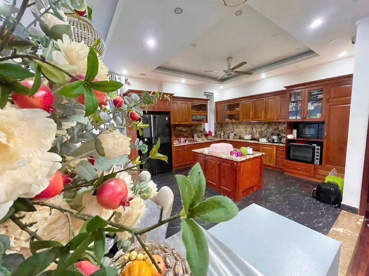 Bán Biệt Thự 204m2 Khu Bên Sông đường Số 10, p Hiệp Bình Chánh, Thủ Đức. Giá Tốt