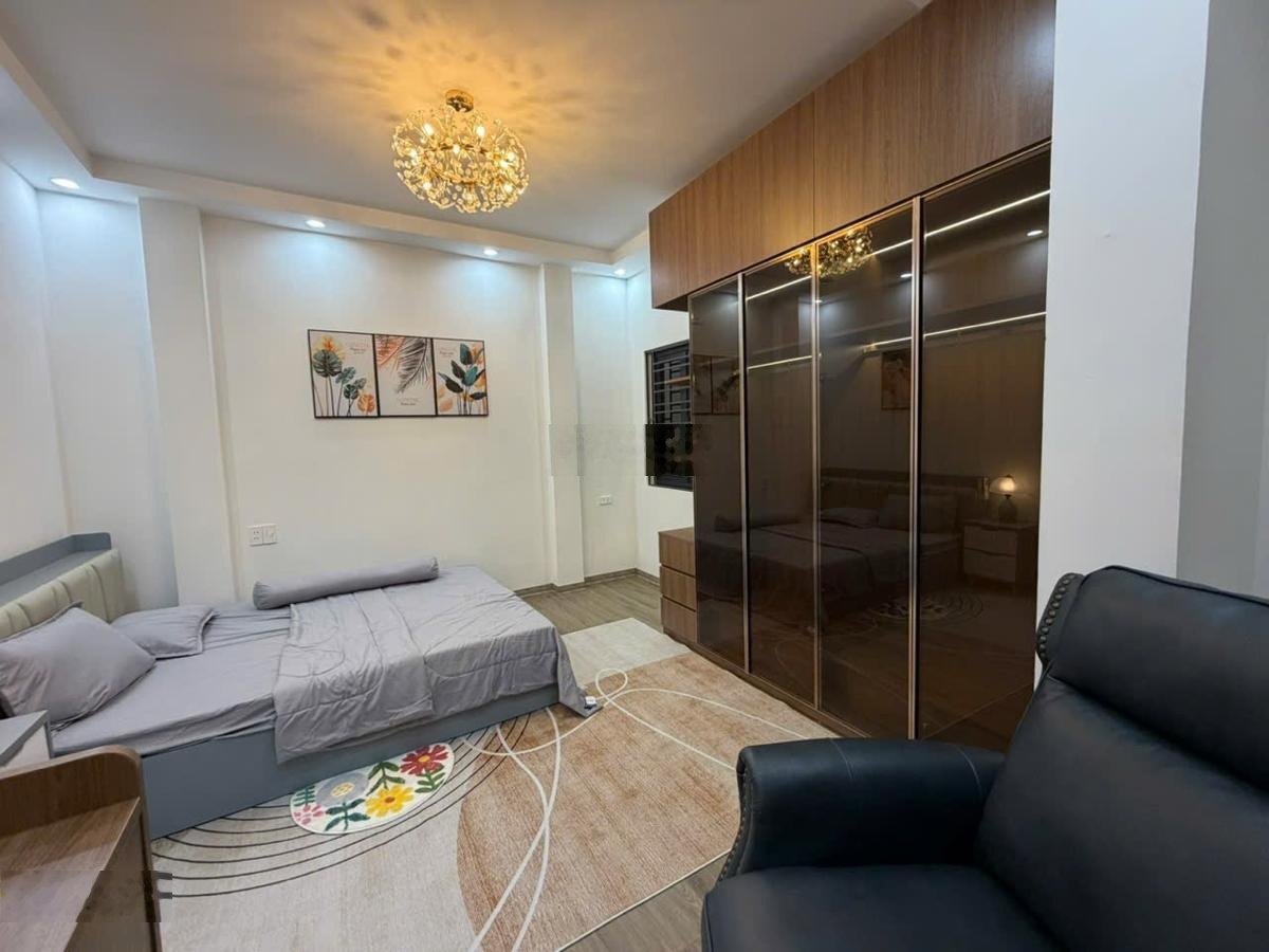 Siêu hiếm! Nhà lô góc phố Lò Đúc, 50m ra ô tô, sổ đẹp, nhà 5 tầng đẹp tặng nội thất 35m2