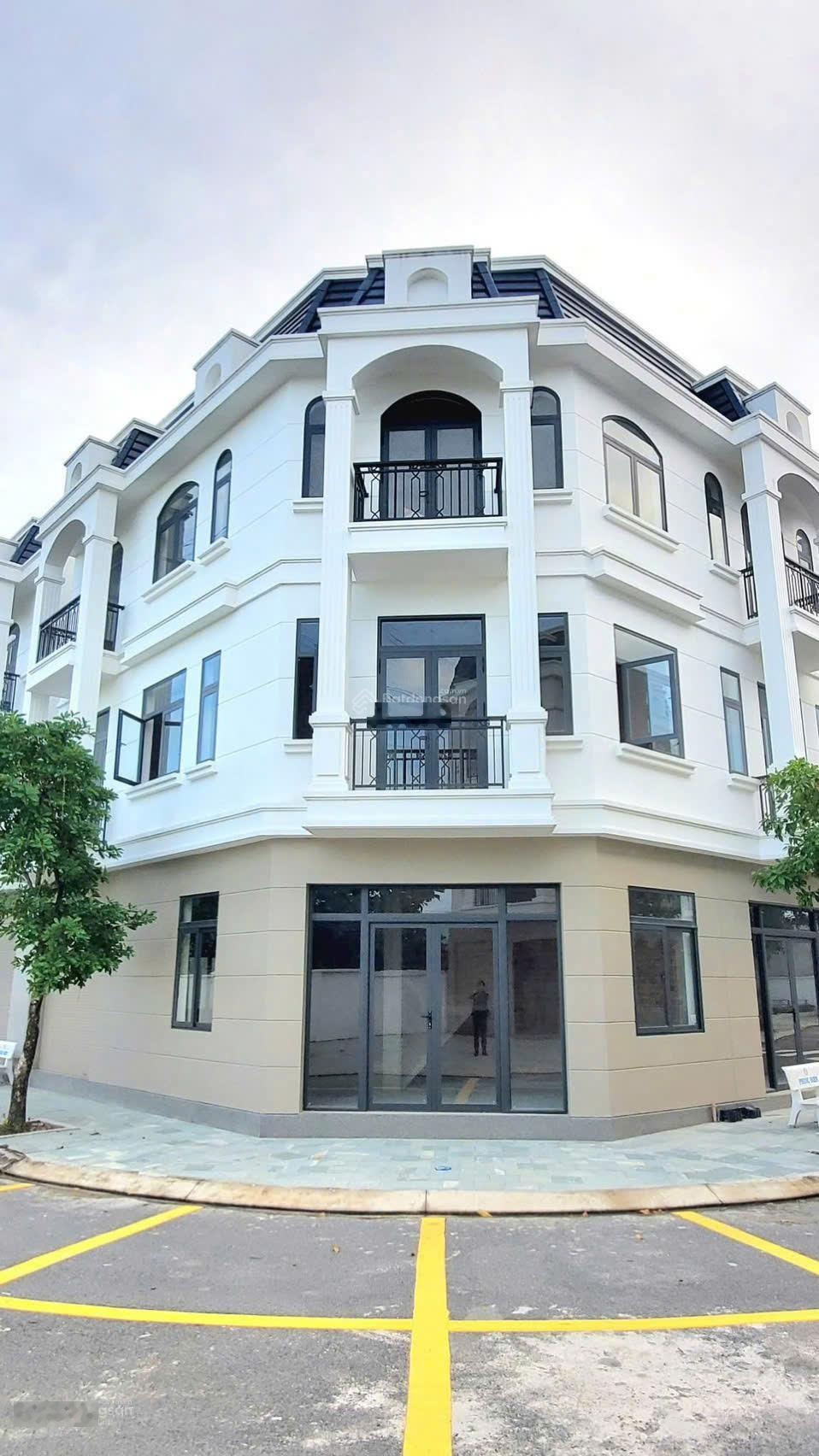 Chính Chủ Cần Tiền Bán Cắt Lỗ Căn Góc Tại Bình Chuẩn - Thuận An - Giá chỉ 6XX - Sẵn sổ