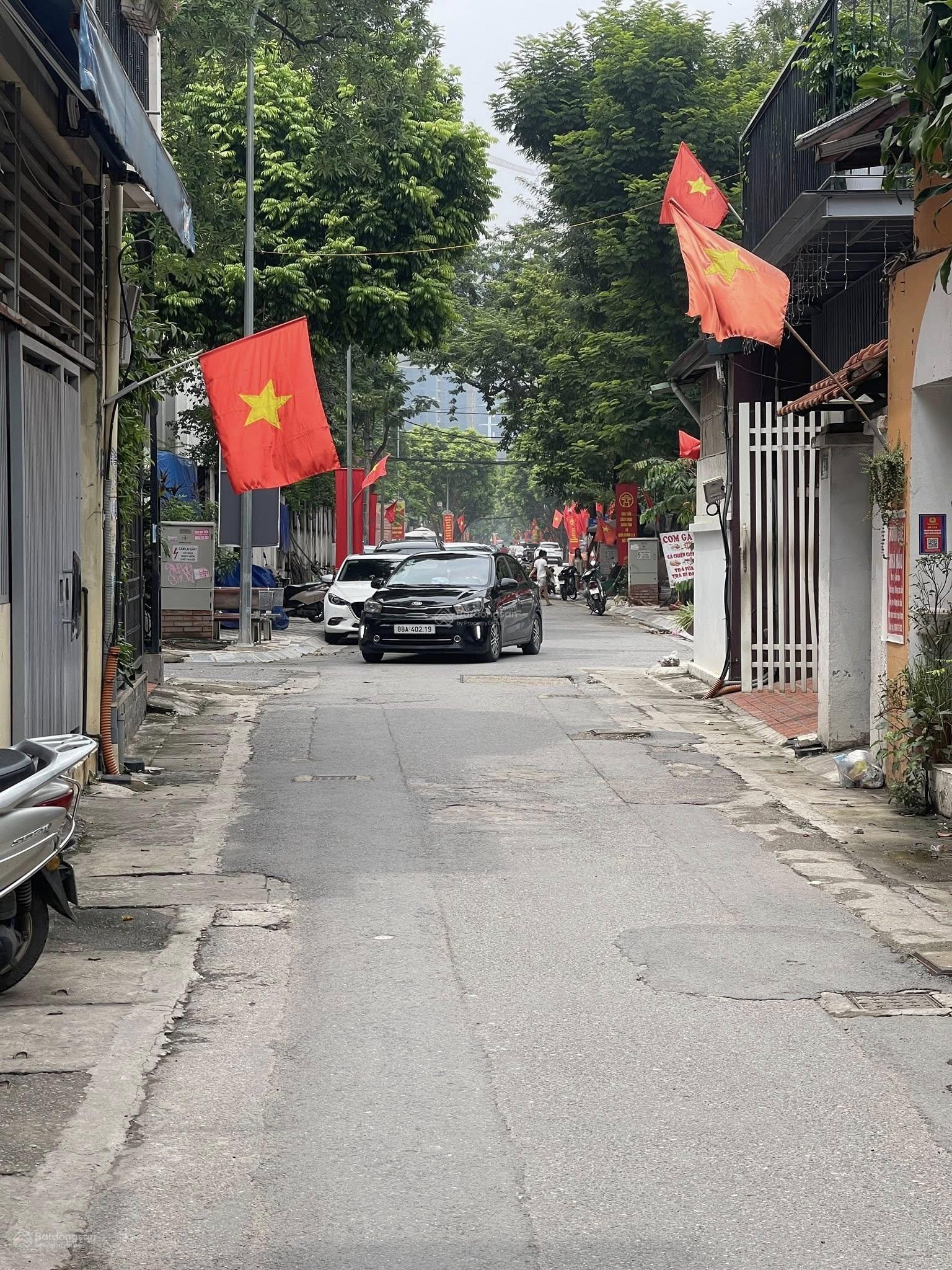 Bán đất Phú Thượng, 21 tỷ, diện tích 109 m2, mặt tiền 7m, pháp lý đầy đủ, ô tô tránh.