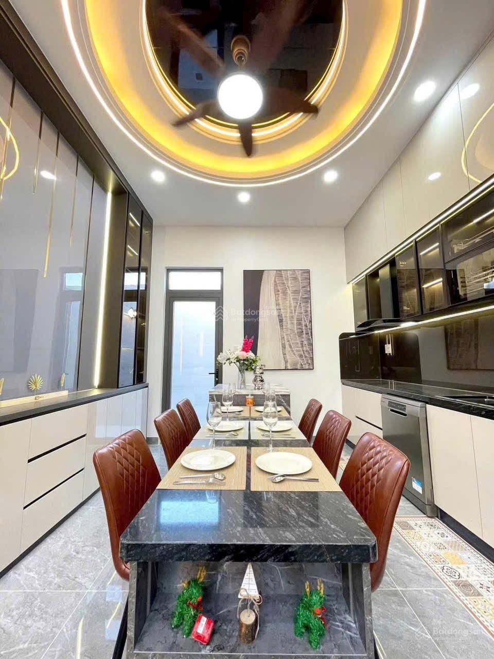 Nhà đẹp 4m x 15m 4 tầng hẻm nhựa 7m đường An Phú Đông 27 sát bên Thủ Đức, Vạn Phúc City