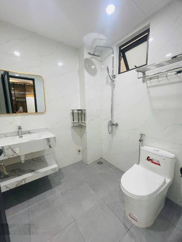 Bán nhà mới phố Kim Ngưu, 38m2 5 tầng, thang máy, ngõ 3 gác, cách mặt phố 10m. Giá 10.2 tỷ