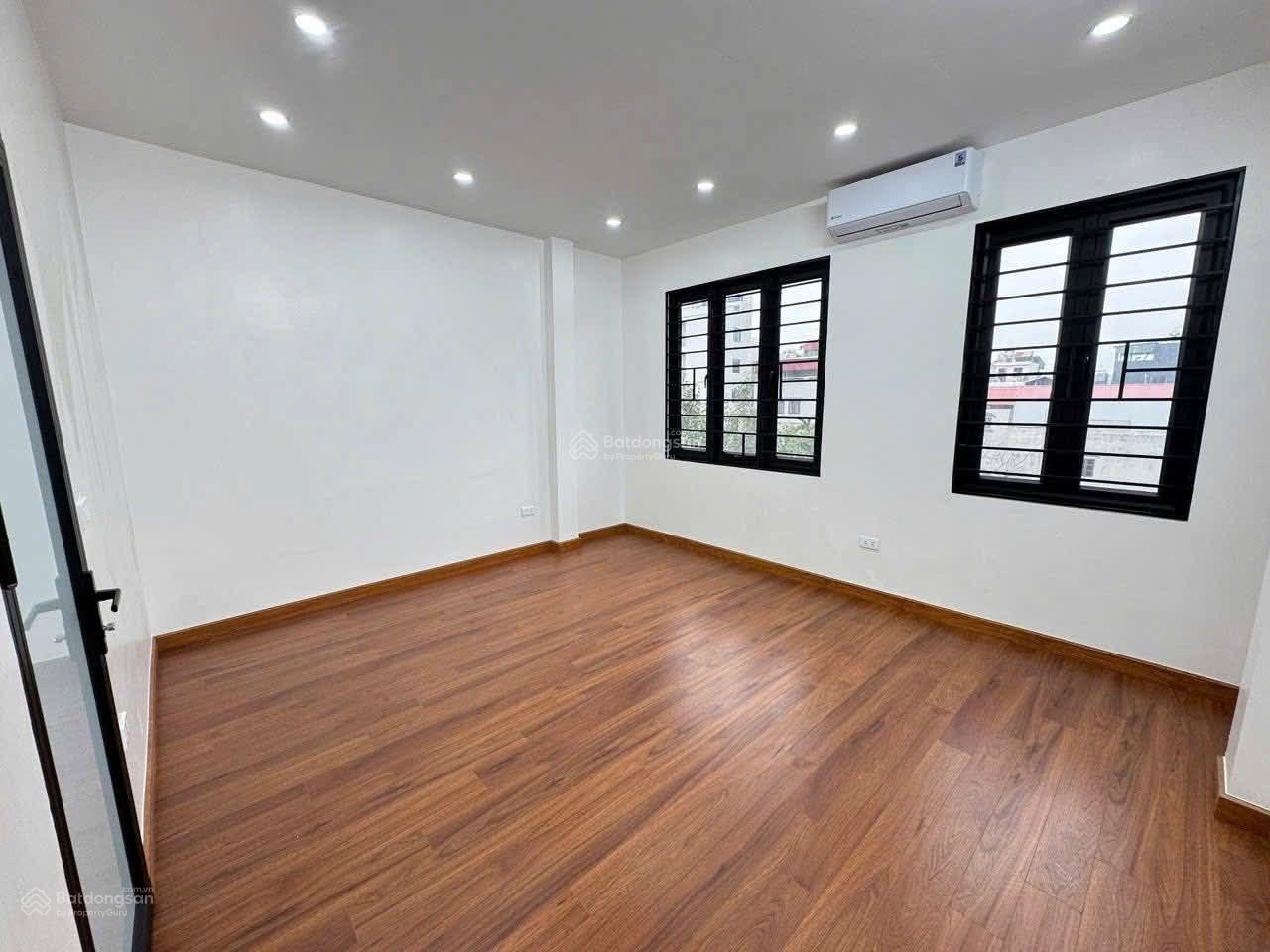 Mặt đường Thụy Phương - vỉa hè rộng - ô tô tránh - kinh doanh đỉnh - 5 tầng ở ngay - 12.36 tỷ