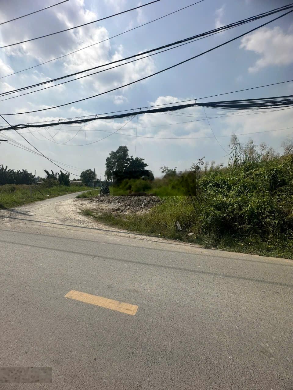 Khan hiếm, chủ cần bán khuôn đất lớn đường Trường Lưu P. Long Trường Quận 9. DT: 40x130m giá 170tỷ