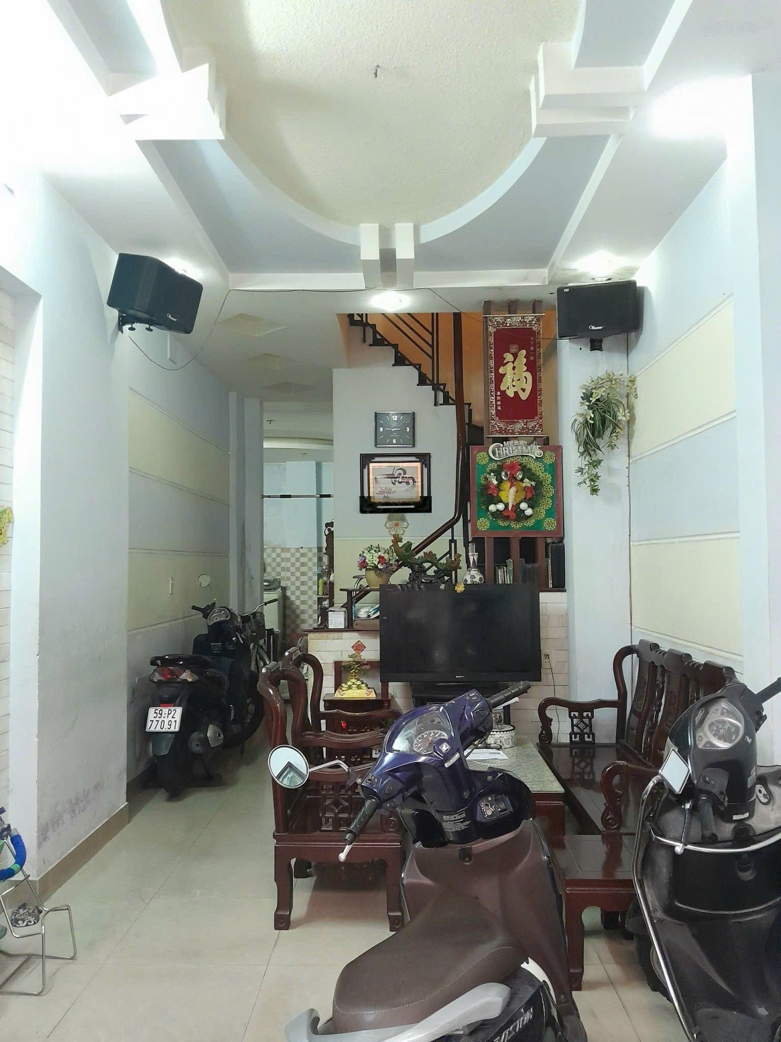 Bán nhà vị trí đẹp rộng thoáng đường Dương Bá Trạc P2 Q8