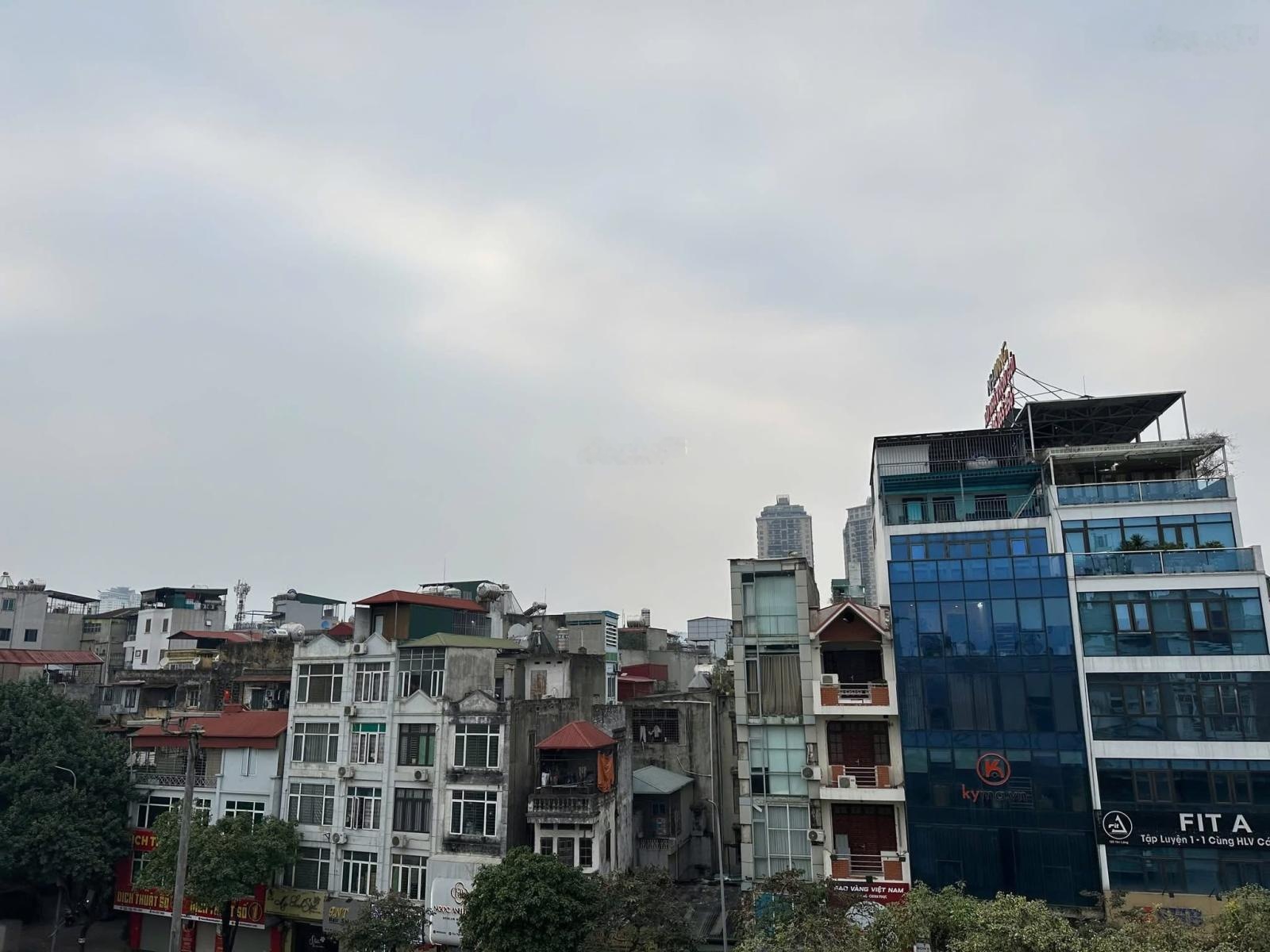 Siêu phẩm mặt phố Yên Lãng, mặt tiền rộng, đang cho thuê kinh doanh rất đông khách 62m2 48tỷ