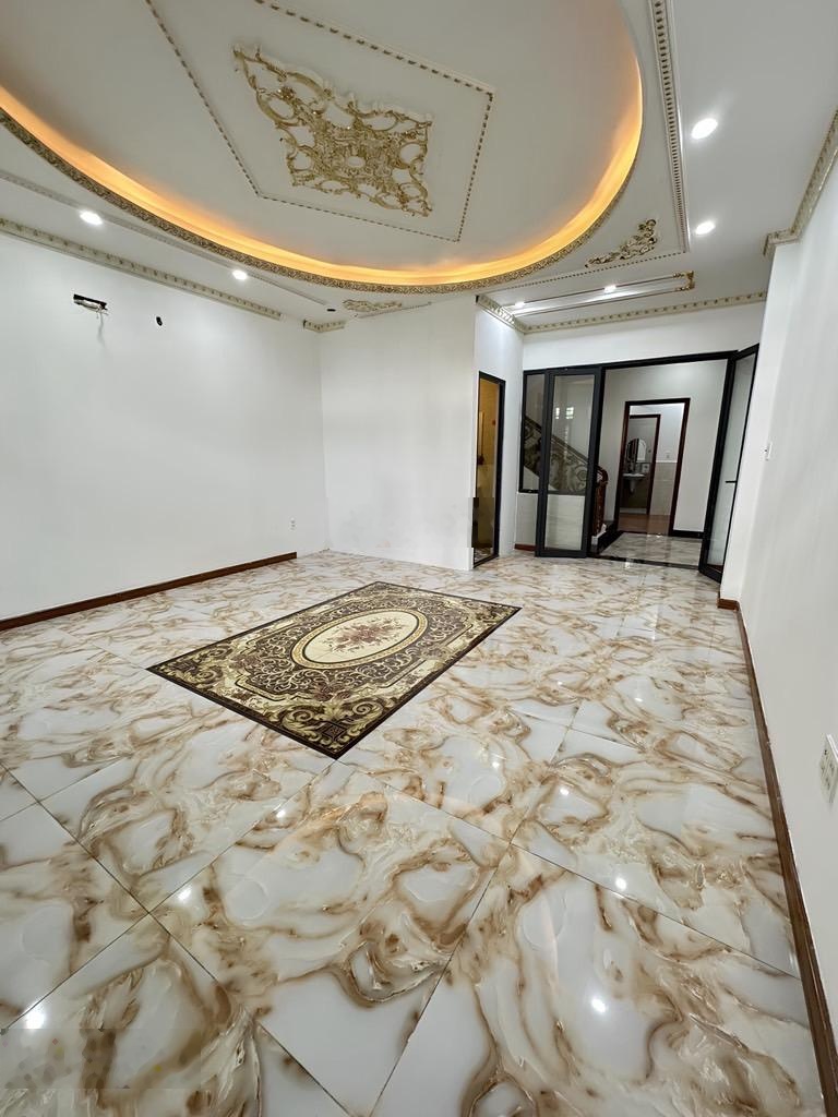 Bán gấp nhà tân phú - hẻm xe hơi thông- 4.1x19m2 - lũy bán bích