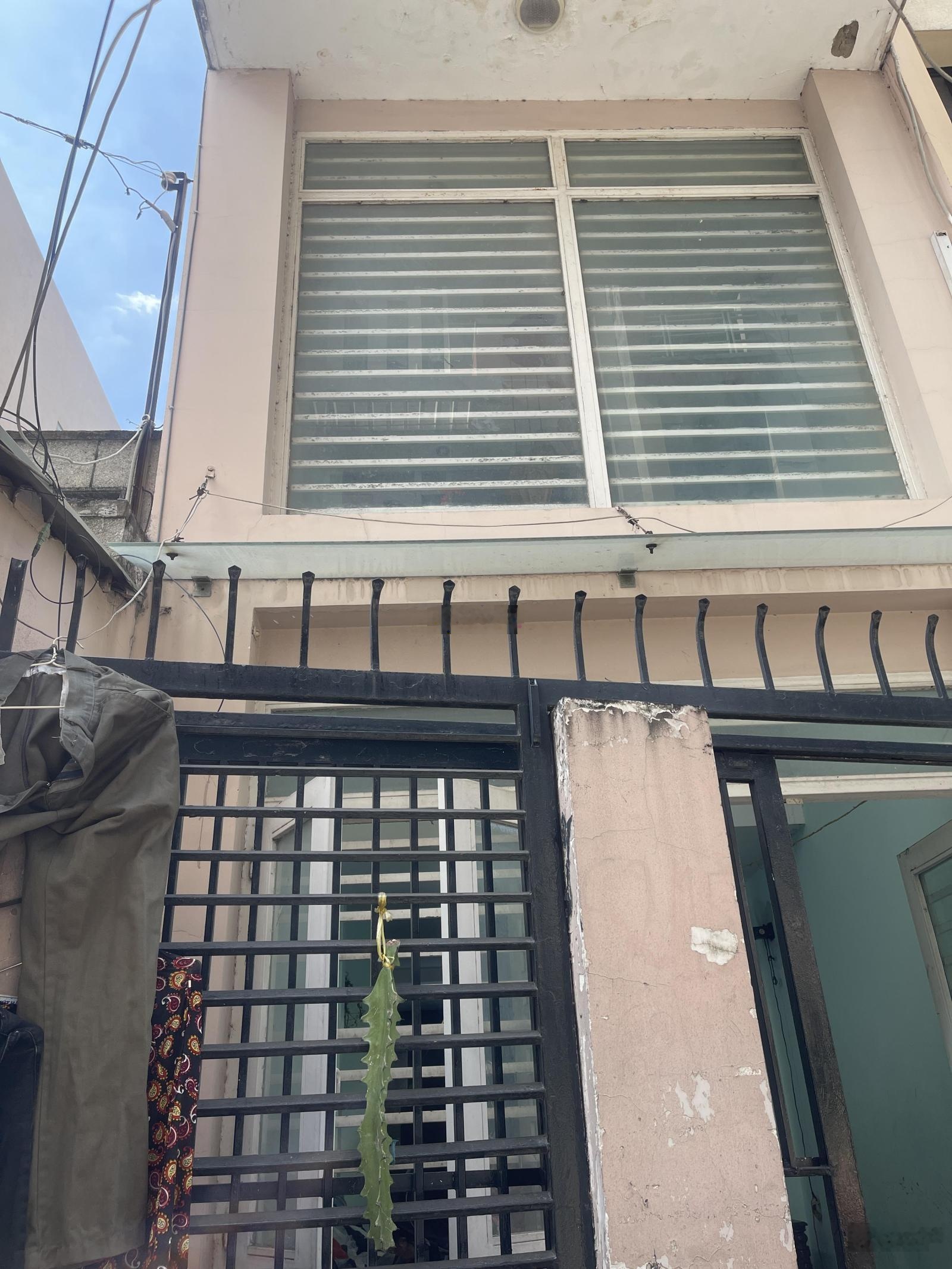 Bán HXH Phú Thọ Hoà 35m2 5 tầng, diện tích: 3.1x12m kết cấu: Trệt lửng 3 lầu