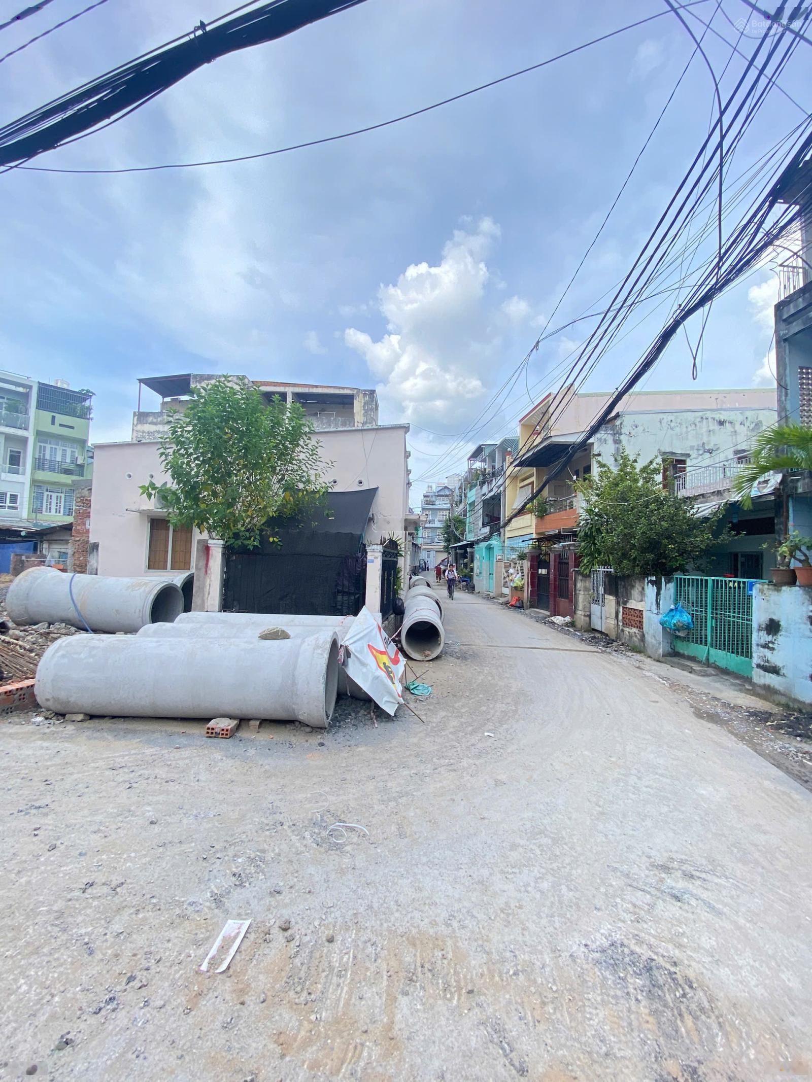 Lô Đất DT 61.5m2 - Giá 5.4 Tỷ Ngay Chợ Thủ Đức Sầm Uất Đường Oto Rộng Rãi _ Giá Tốt Cho Nhà Đầu Tư