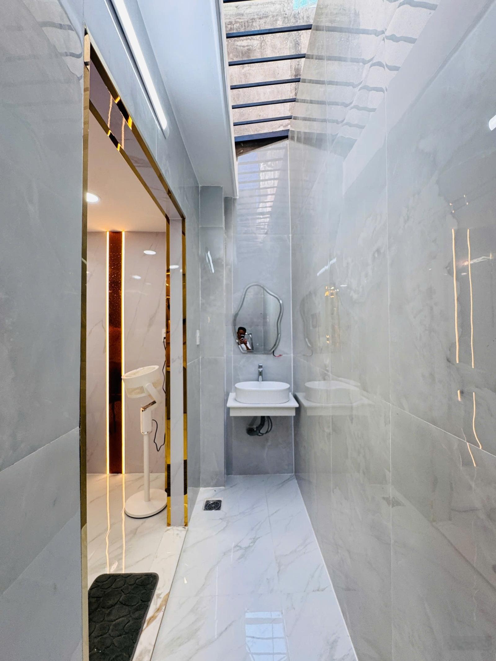 Bán nhà đẹp khu VIP đường Lê Đức Thọ, nhà siêu đẹp chỉ hơn 7 tỷ. LH ngay 0902812702