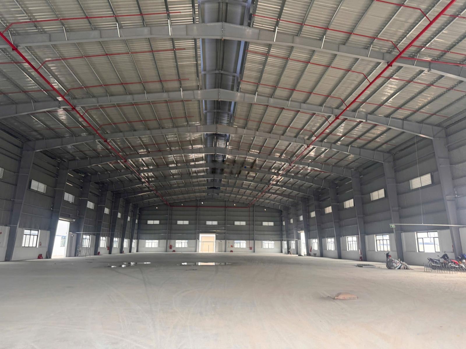 Cho thuê 50.000 m2 nhà xưởng (cho thuê từ 2000 m2). Xưởng mới đẹp. PCCC tự động nghiệm thu