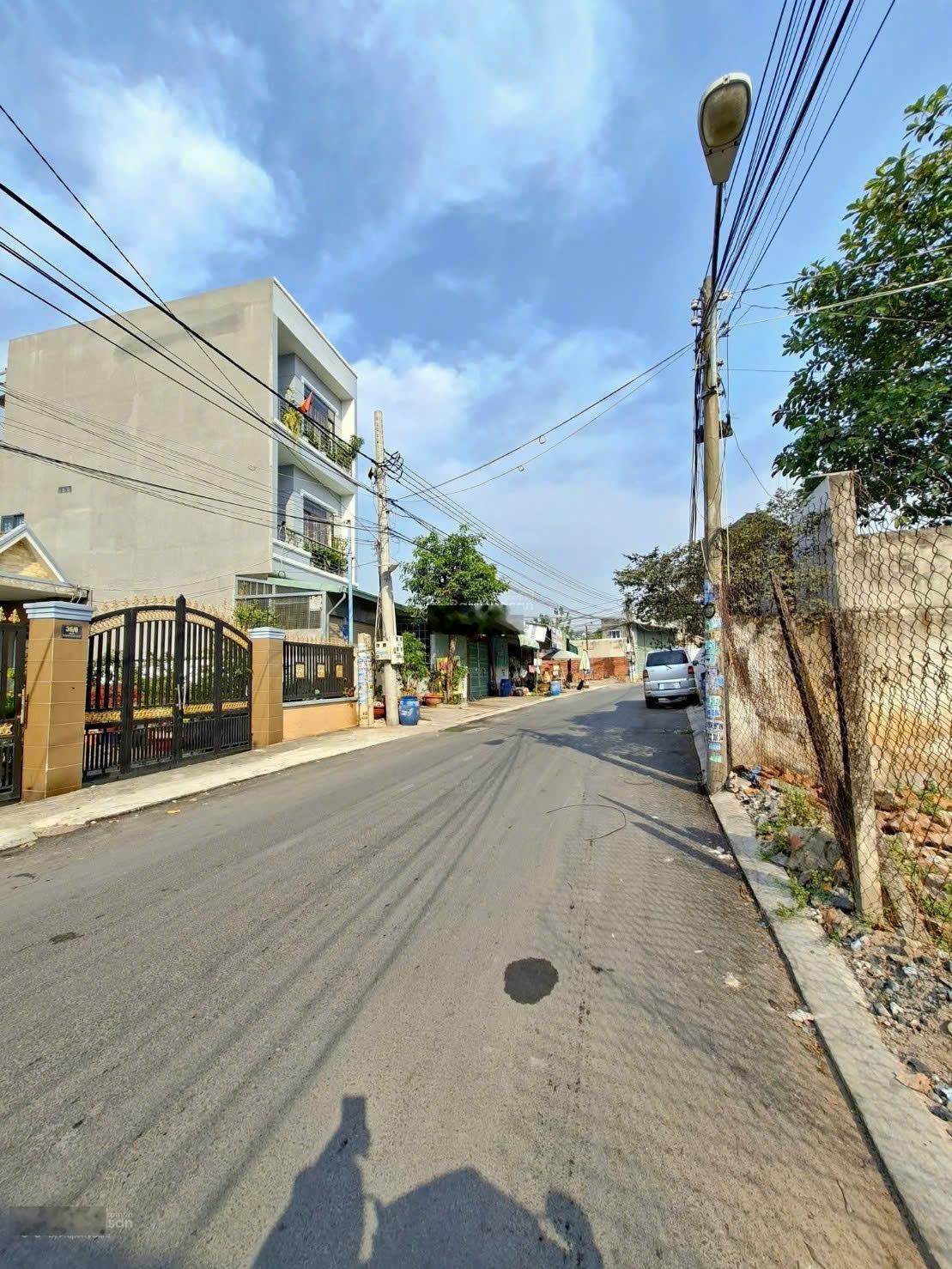 Mặt Tiền đuờng nhựa thông Trần Quốc Toản & Đông Minh .p Dĩ An