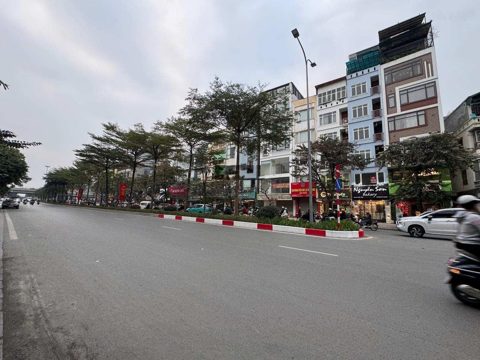 Bán nhanh giá mềm nhà mặt phố Thụy Khuê, sát Hồ Tây 38m2, 6 tầng thang máy thông sàn, DT 1tỷ/N, 20T