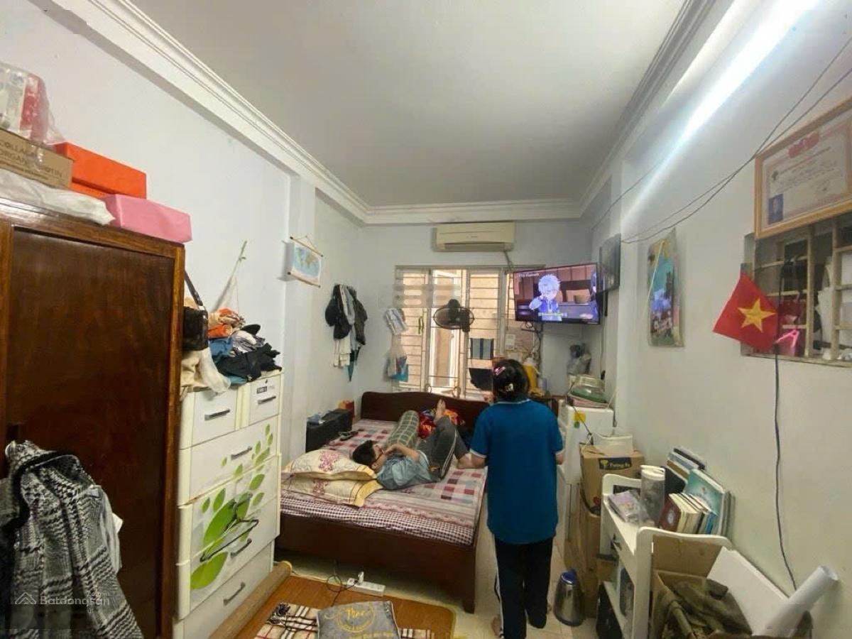 Bán gấp nhà phân lô khuất duy tiến , 6 tầng - 15m ra oto tránh - sổ sẵn sang tên- chỉ hơn 7 tỷ