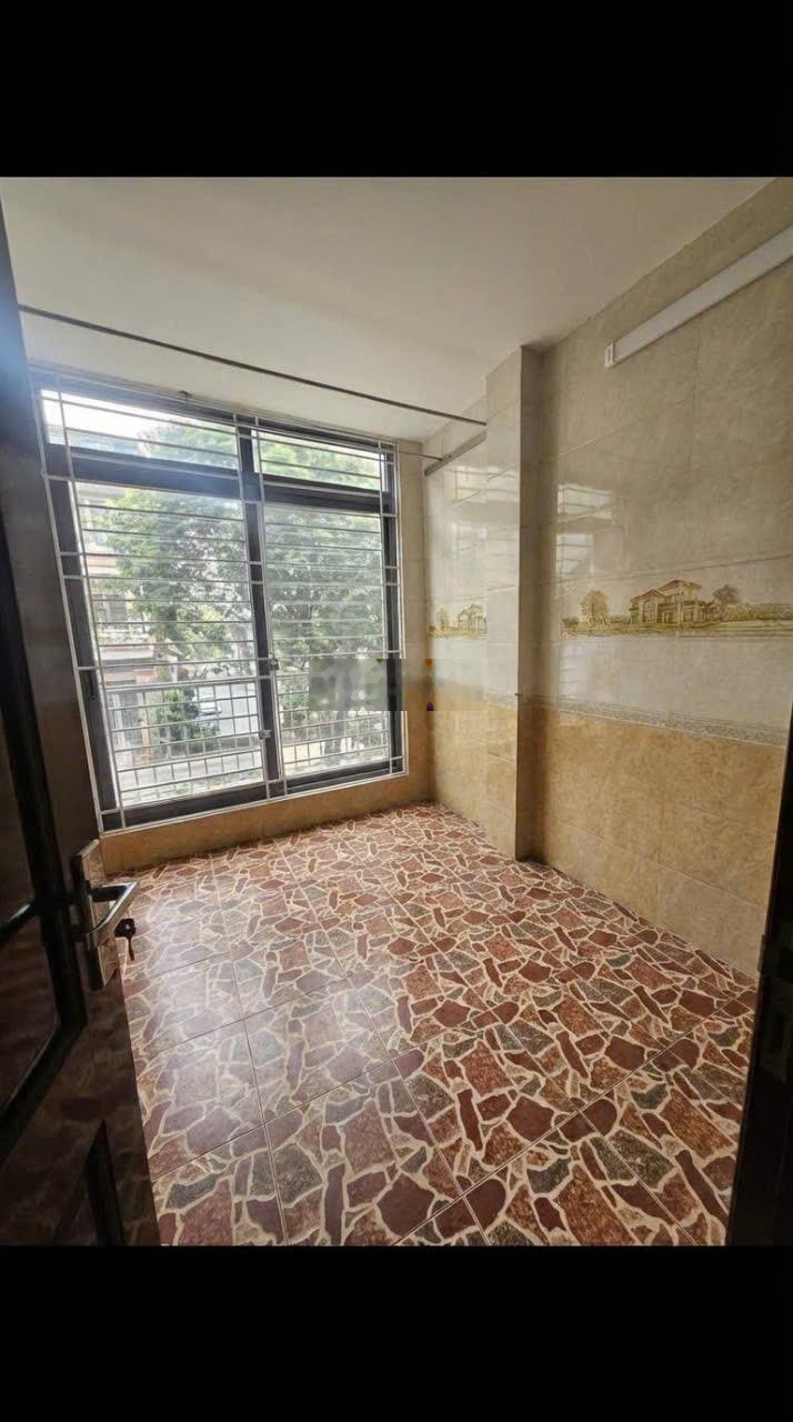 Gia đình mình cần định cư sài gòn cần bán gấp căn nhà mặt phố thụy khuê 38m2 - 6 tầng - hơn 20 tỷ