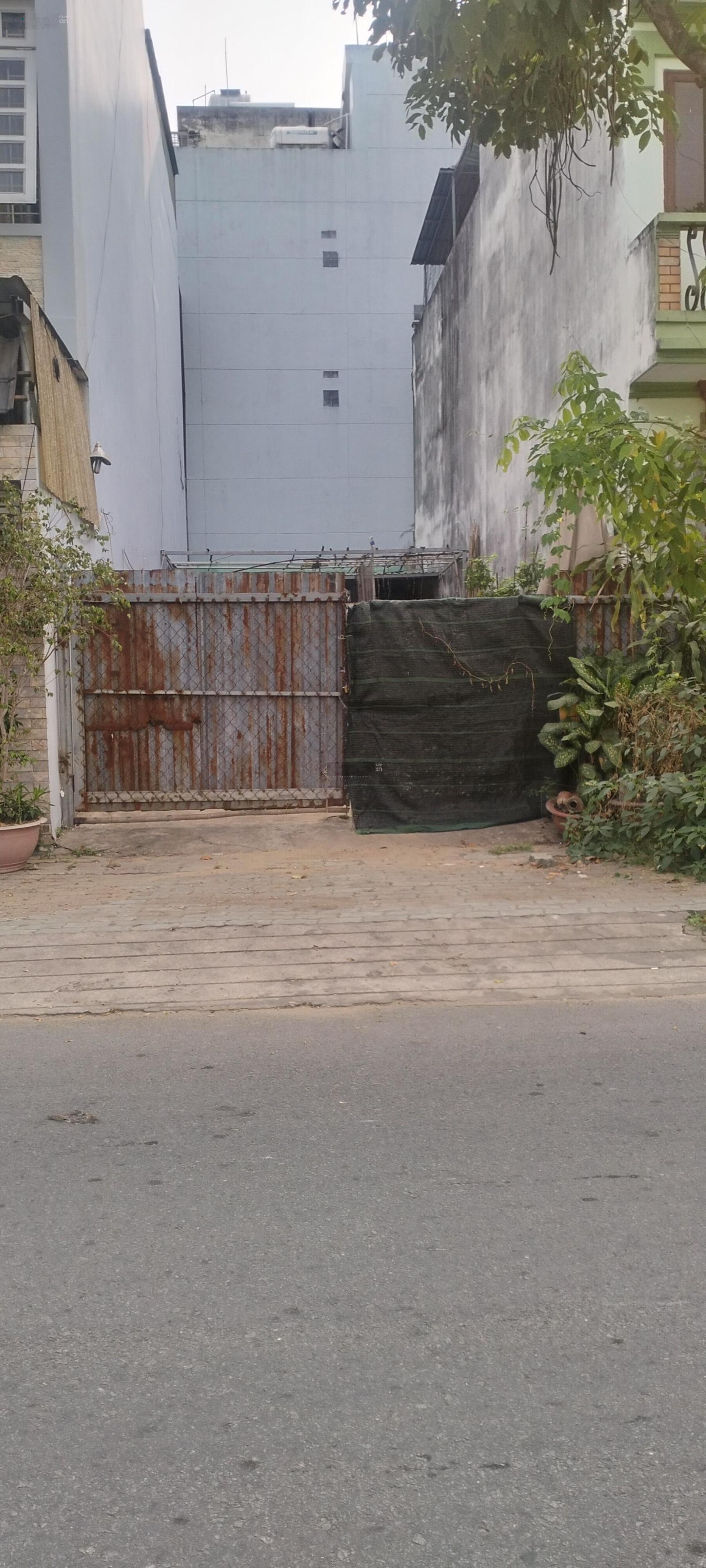 Bán lô đất 105m2 mặt đường D1, Man Thiện, Hiệp Phú giá 9 tỷ