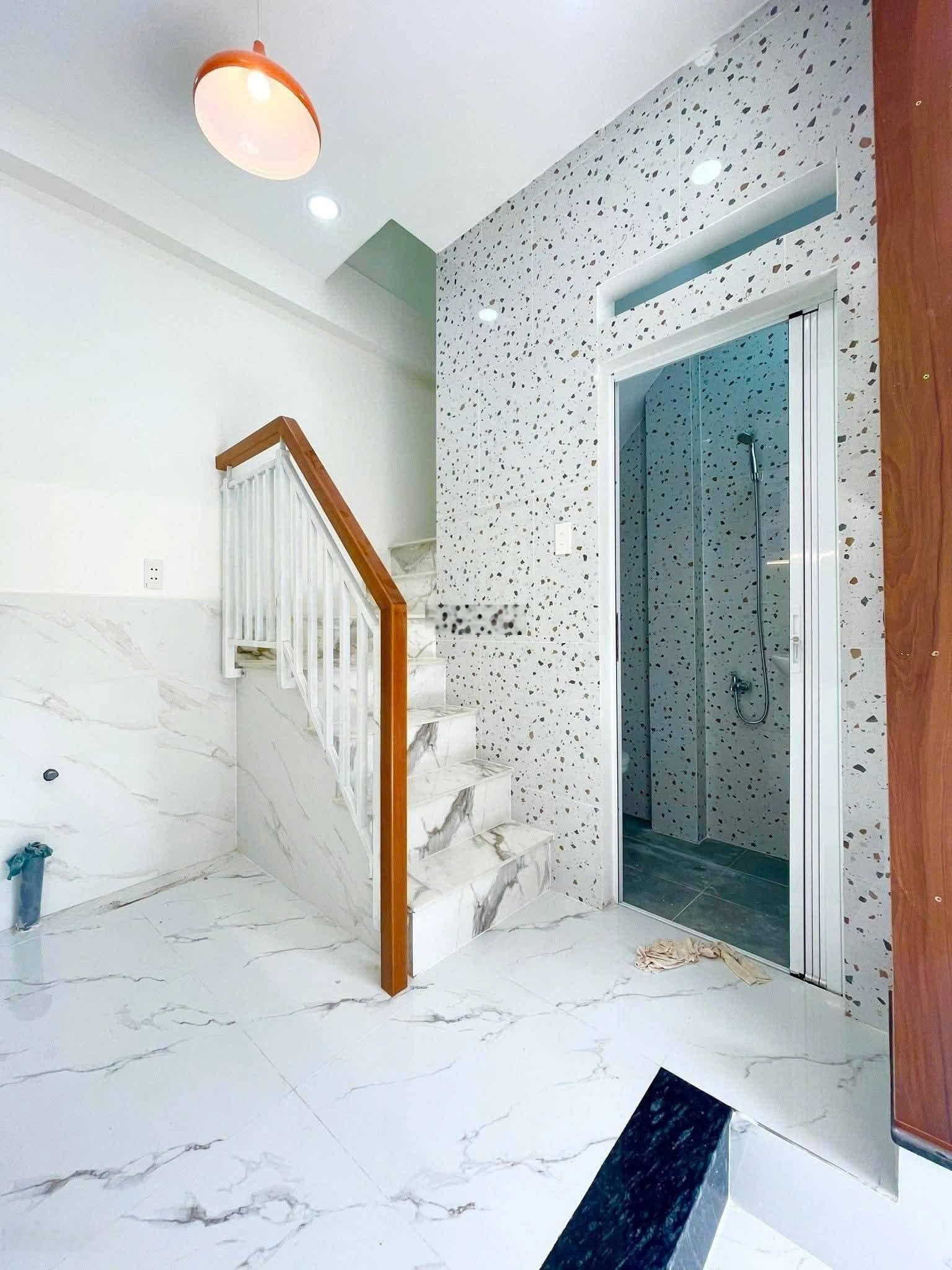 Nhà hẻm 243 lưu Hữu Phước sổ hồng riêng giá 2tỷ460. Hẻm rộng 5m