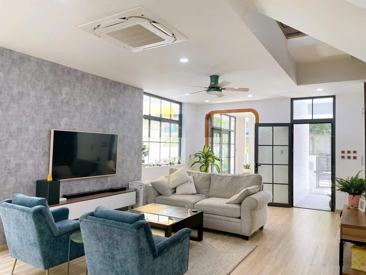 KDC Galand, Phước Long B, Quận 9, TPHCM Dt: 168m2, Giá 20 Tỷ, Giá bán Full nội thất