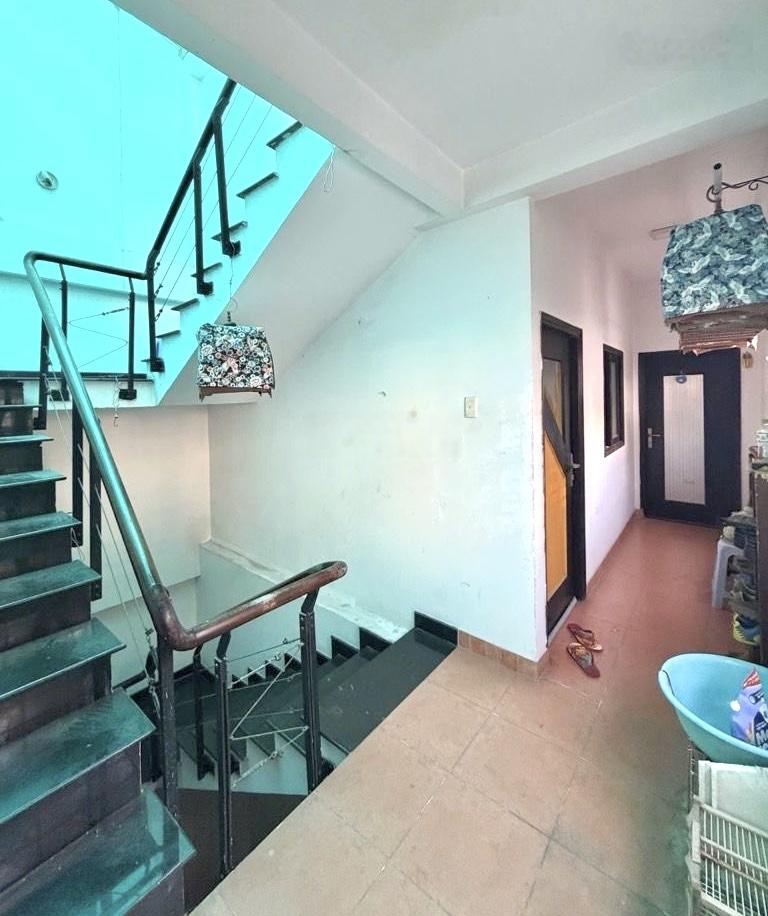 NHÀ MẶT TIỀN đường Hoàng Hoa Thám - 5Tầng (5.1 x 26) cho thuê 650tr/năm. VỊ TRÍ ĐẸP ÍT NHÀ BÁN