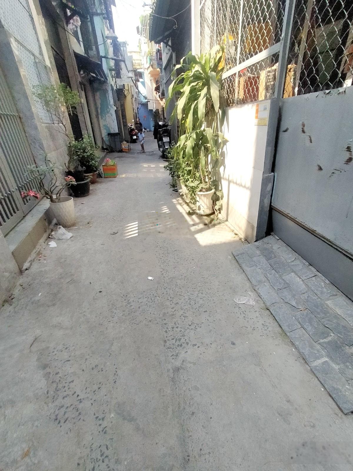 Dạ nam p2q8 cách hẻm xe tải 50m - 44m - nhà có 2 mặt trước và sau