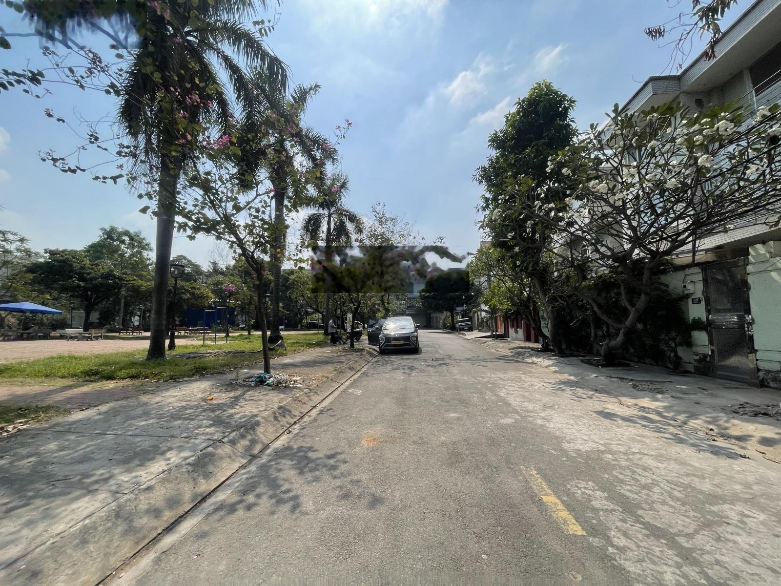 Biệt thự 200m2,5PN-4WC giá 26 tỷ tại Đường Số 32 Khu Ao Sen.P Bình Trị Đông B, Bình Tân, TP.HCM