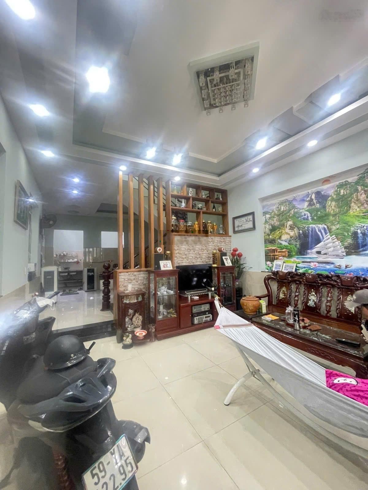 Kdc thành sơn hóc môn hẻm 8m có lề 3 tầng kiên cố chỉ 5.x tỷ