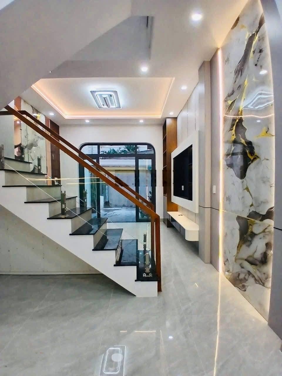 Bán nhà lầu mới Phú Lợi - HCM, 62m2, 3.45tỷ tl. Nội thất sang xịn như hình, đường oto thông.