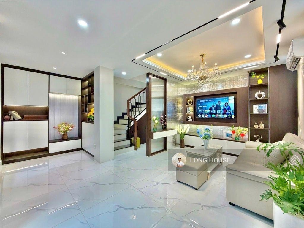 Nhà đẹp 5 tầng 4 phòng ngủ, hẻm rộng gần mặt tiền - vừa ở vừa kinh doanh- trung tâm phú nhuận.