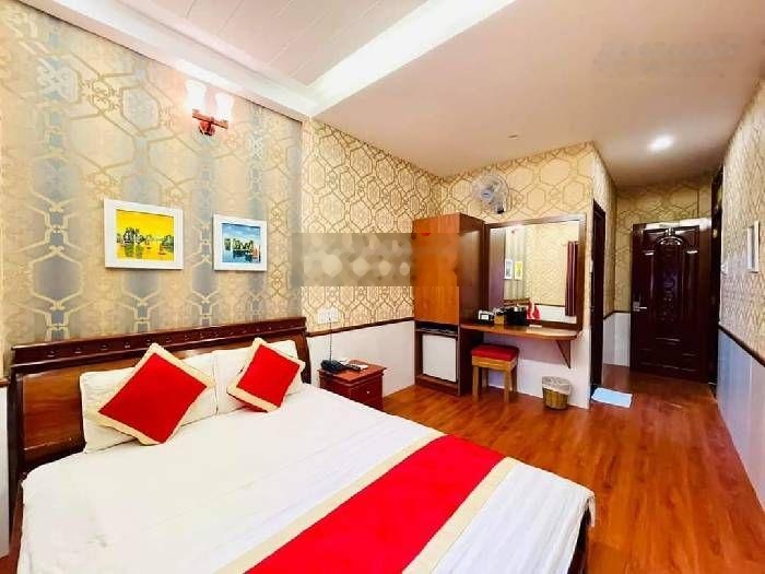 Khách sạn thu nhập 250 - 270 triệu/tháng - 7 tầng thang máy - ngang 6m - mặt tiền khu tên lửa.,