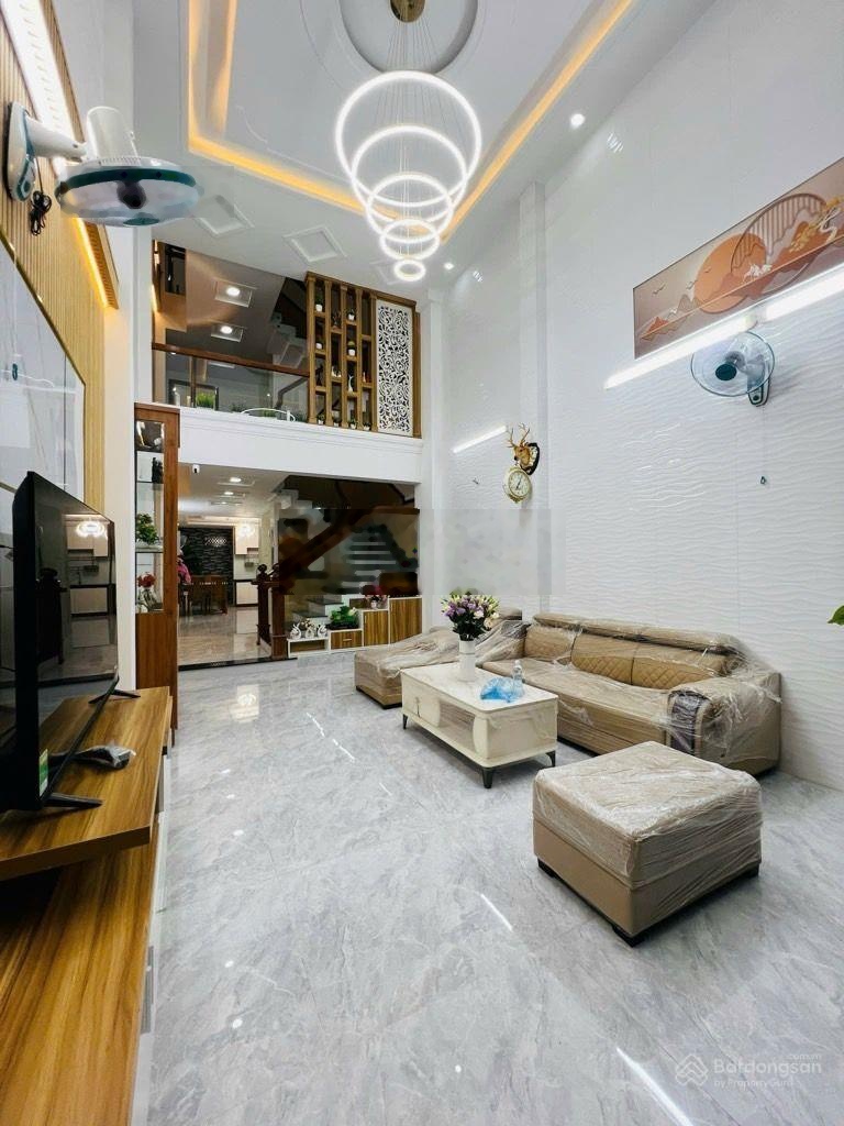 Hiếm có khó tìm - Nhà mới hẻm oto 6m, gần chợ Bà Chiểu - full nội thất - nhỉnh 5 tỷ