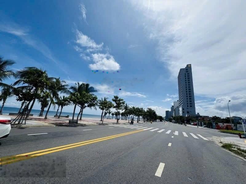 Sát sông Hàn, 3 mặt thoáng, 97m2, view pháo hoa cực đẹp chỉ 9 tỷ An Đồn, Sơn Trà.