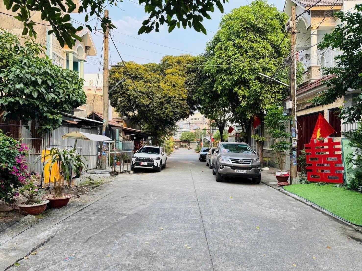 Đất Tam Hiệp gần đường Đồng khởi bệnh viện đồng nai . Sổ riêng thổ cư 5-15m . Đường 8m 3Tỷ580tr