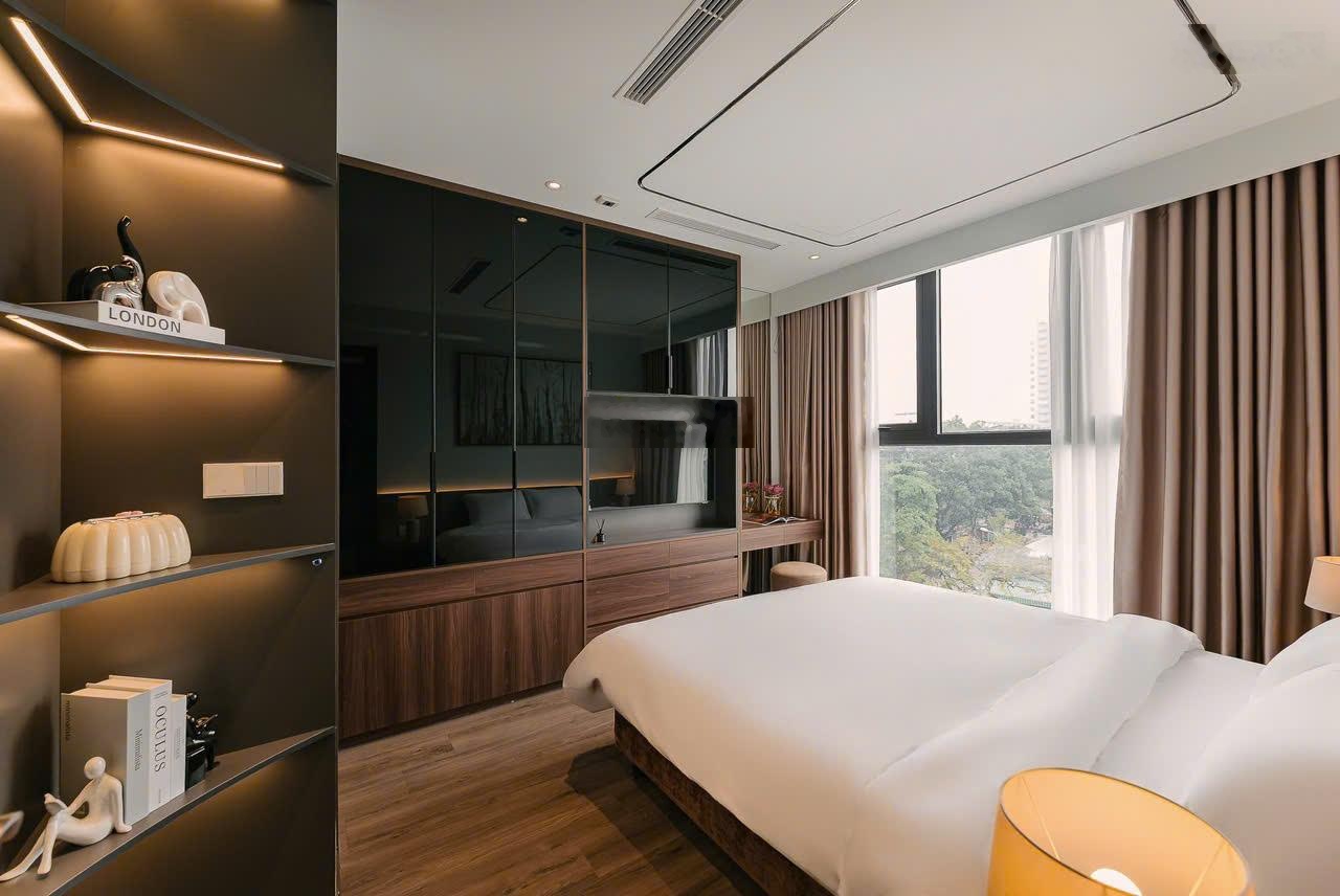 Chính chủ cho thuê 2 phòng ngủ tại The Gloria Nguyên Hồng, giá 18 tr/th, nhà mới, cao cấp