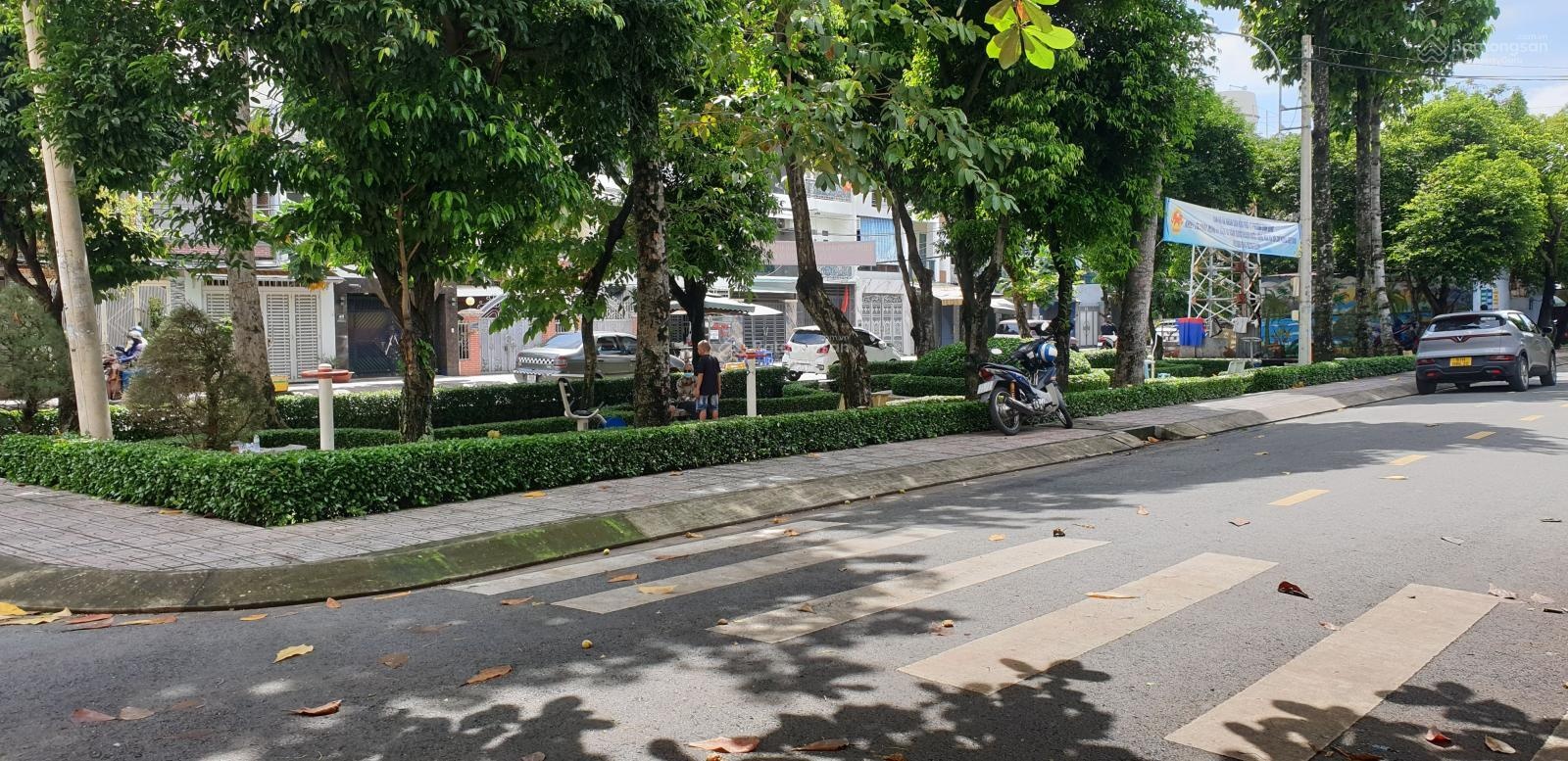 Nhà 4 tầng, khu vip bùi minh trực q8, diện tích 4.5 x 11, chỉ 9.x tỷ, xe hơi đậu cửa thoải mái