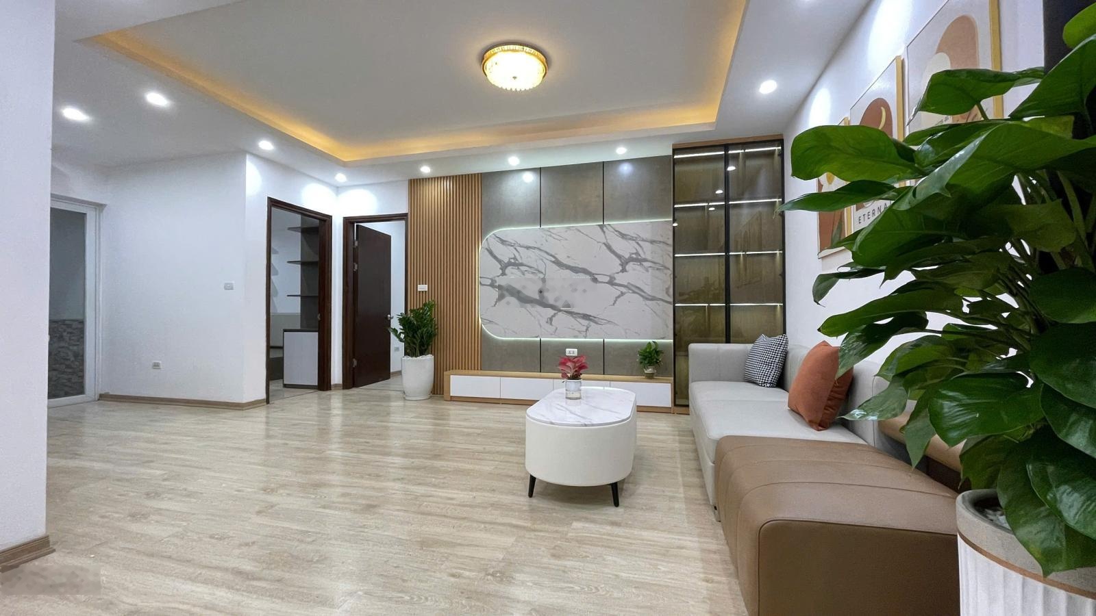 Chính chủ em bán gấp căn 90m2 góc 3PN full đồ đẹp CT2 Yên Nghĩa