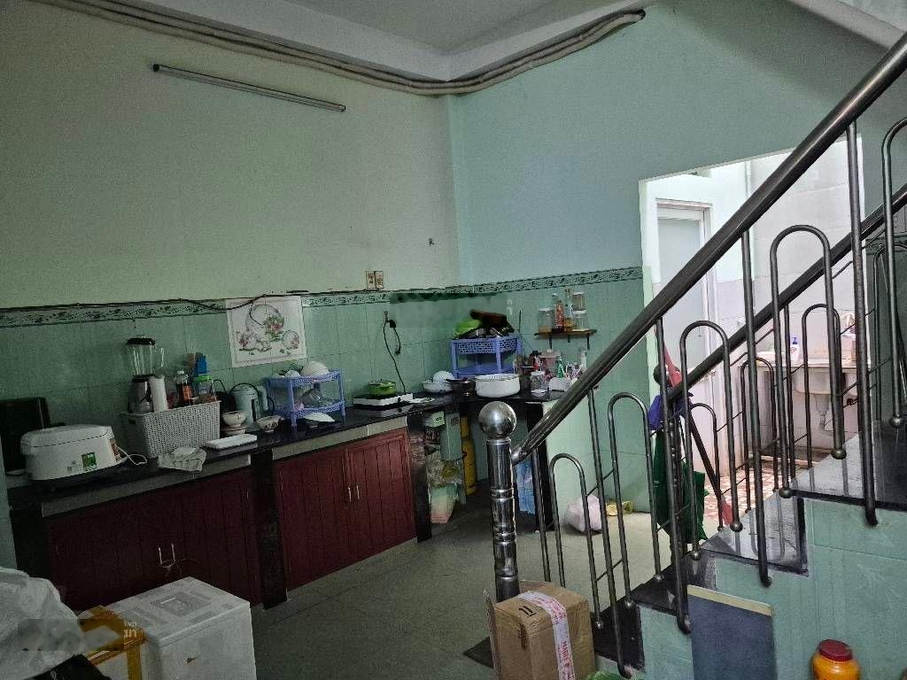 Gần Đầm Sen, Quận 11 - nhà 3 tầng, 80m2, sổ hồng, hoàn công - chỉ 7 tỷ 8