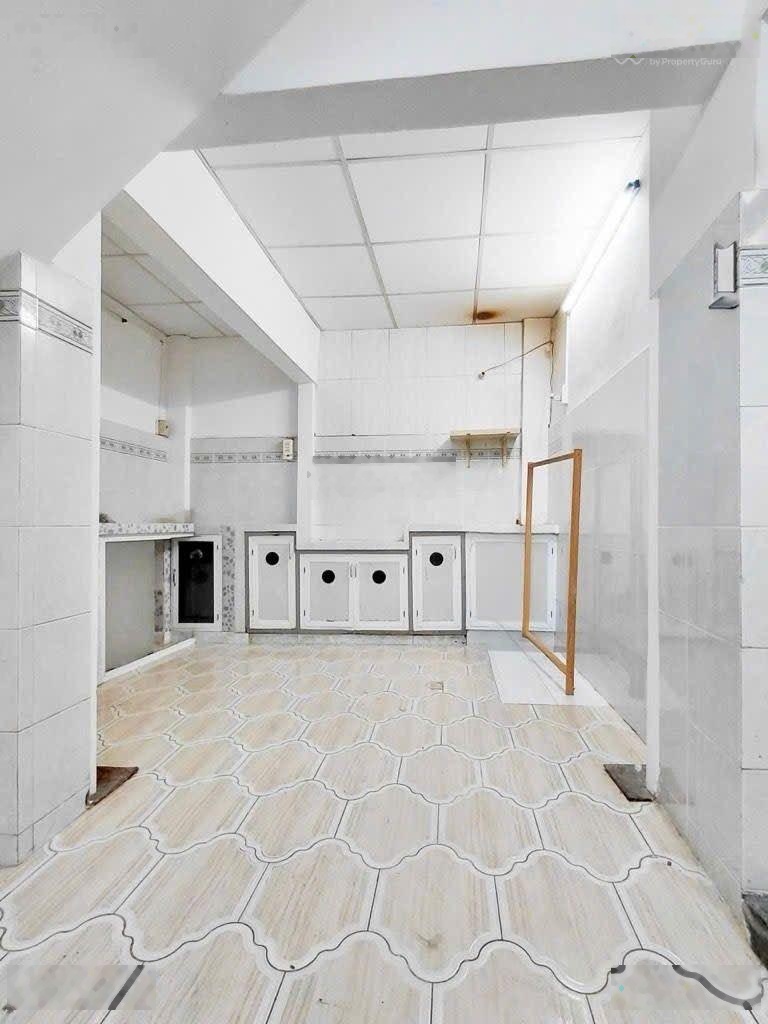 Bán nha Lạc Long Quân Tân Bình đường xe hơi thông thoáng chay vi vu