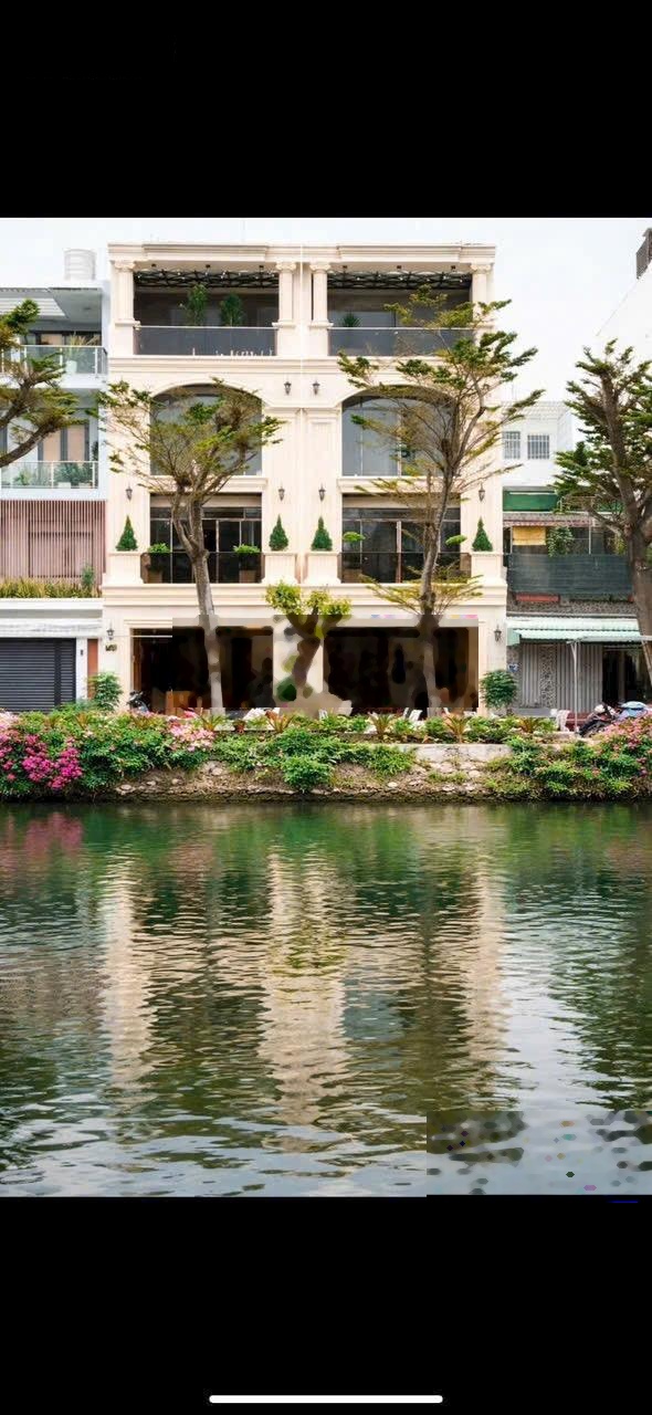 Cặp nhà phố view hồ cạnh công viên có thang máy xây mới 100% giá tốt