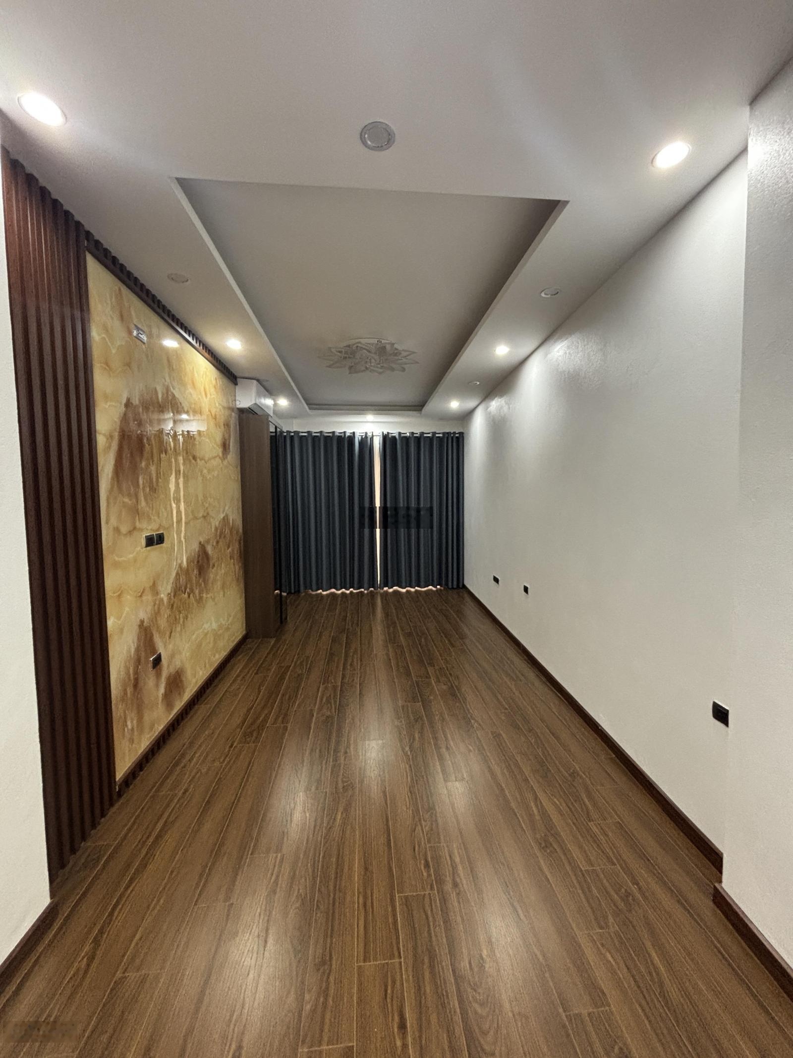 Cho thuê nhà riêng mới xây tại số 85 ngõ Văn Hương, Đống Đa, Hà Nội.