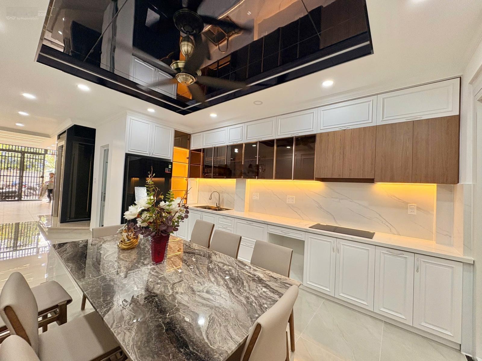 Hot, nhà phố đẳng cấp khu Cư Xá Ngân Hàng VIP Q7, 4 tầng, 17tỷ8 TL