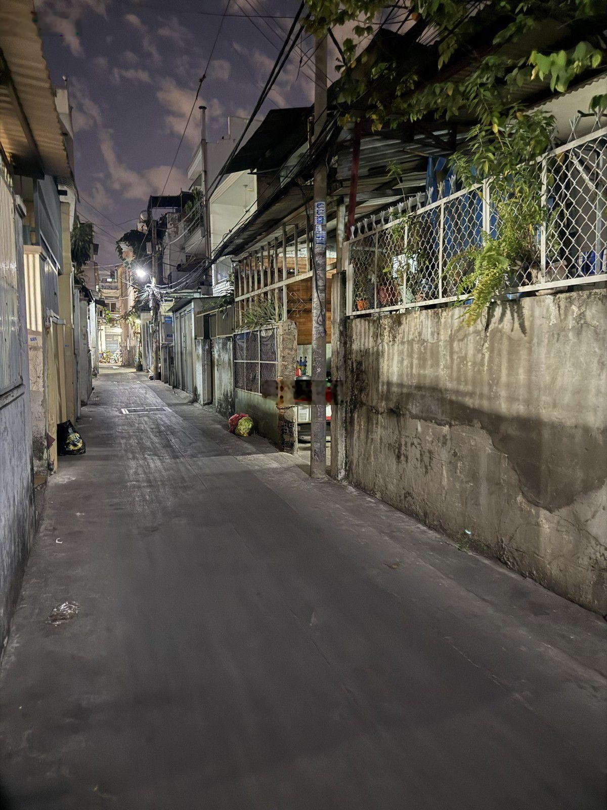 Đầu tư tốt nhất Trịnh Đình Trọng- Tân Phú. Hẻm 1 trục thẳng xe hơi- lô góc, không lộ giới, không QH