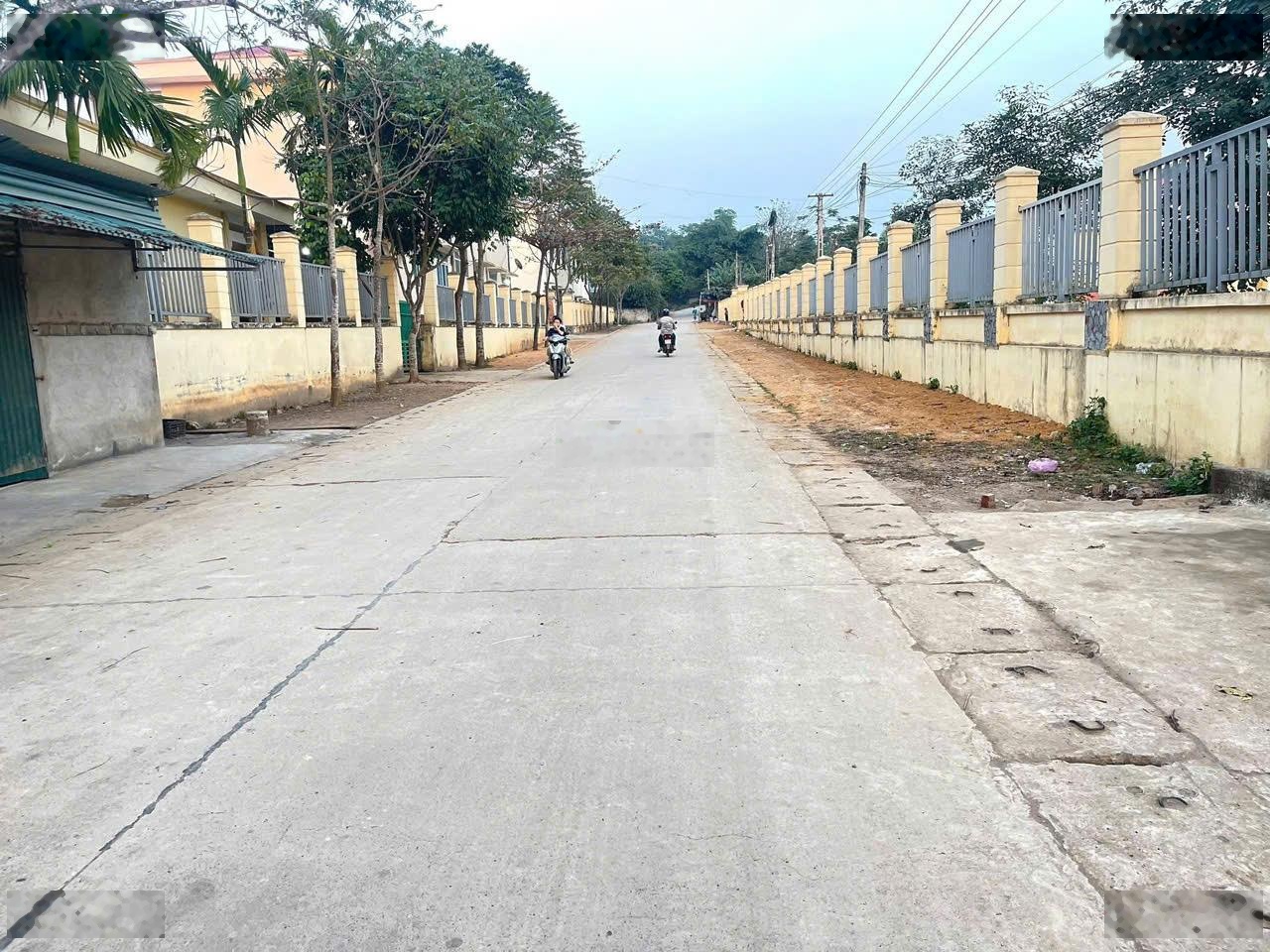 Rất rẻ 190tr/lô đất Bảo Hiệu gần ngay trục đường HCM, ngay sau trường học C1 C2 dân ở xung quanh TC