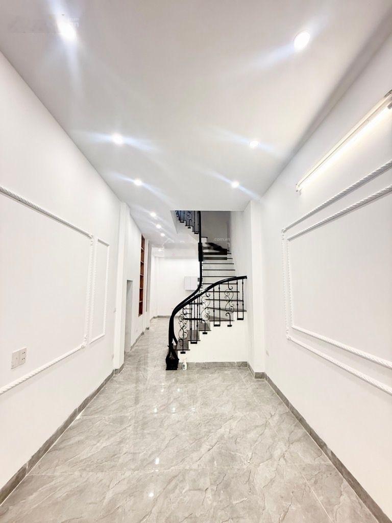 Bán nhà Phố Vĩnh Hưng - Tân Khai - Lô góc 2 thoáng - Nhà dân xây- tân cổ điển -40m2 - Giá 7,2 tỷ