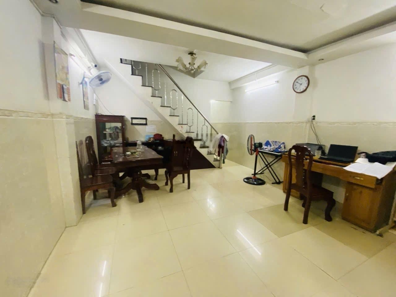 Nhà hẻm 2,5m Liên Tỉnh 5 . P5 Q8